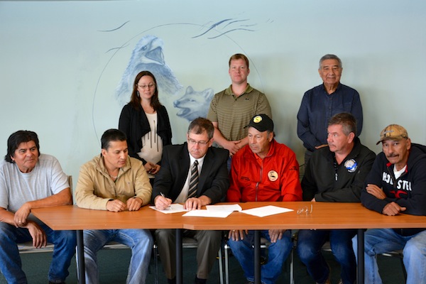 UINR and Port Hawkesbury Paper sign agreement